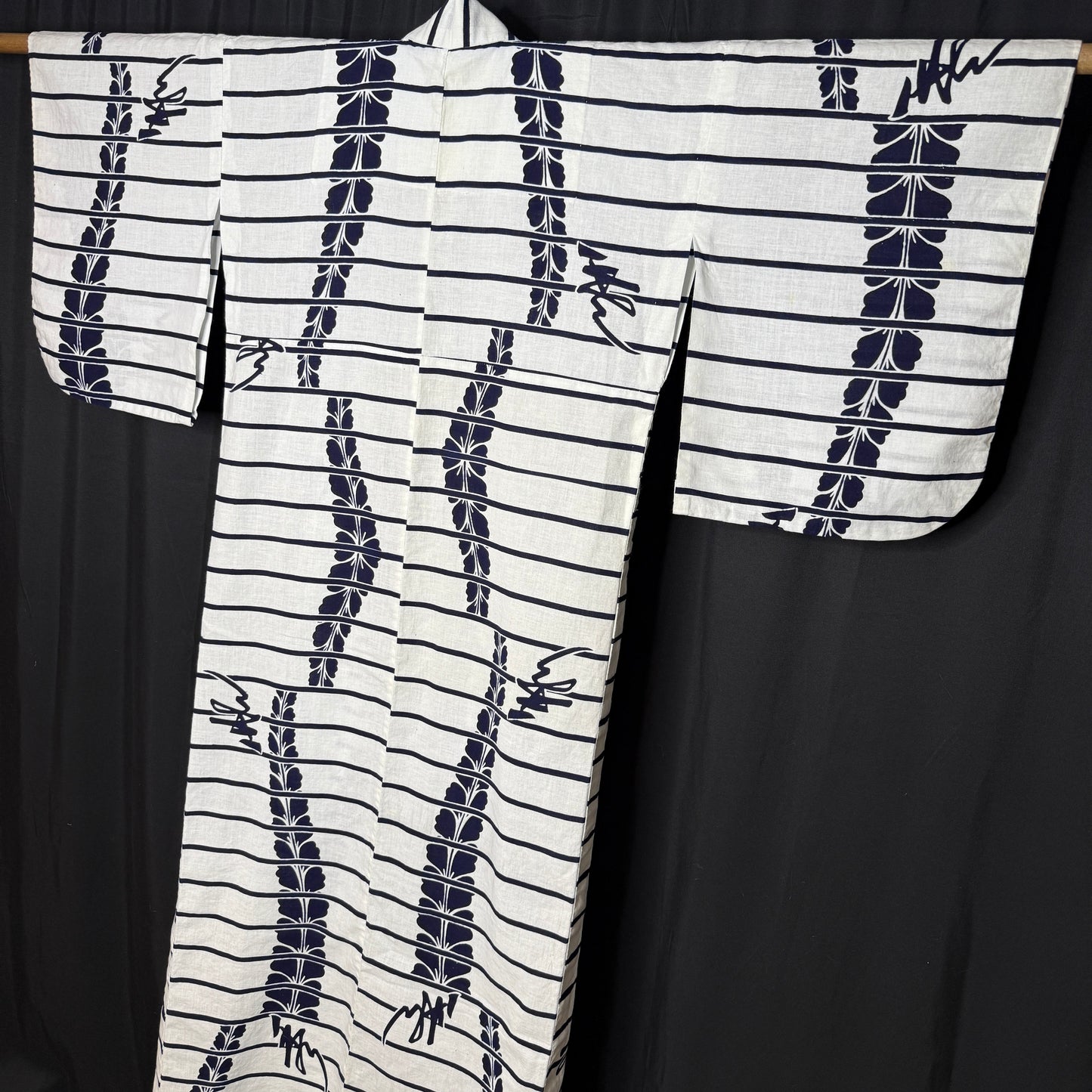 "Kotobuki" Vintage Japanese Yukata