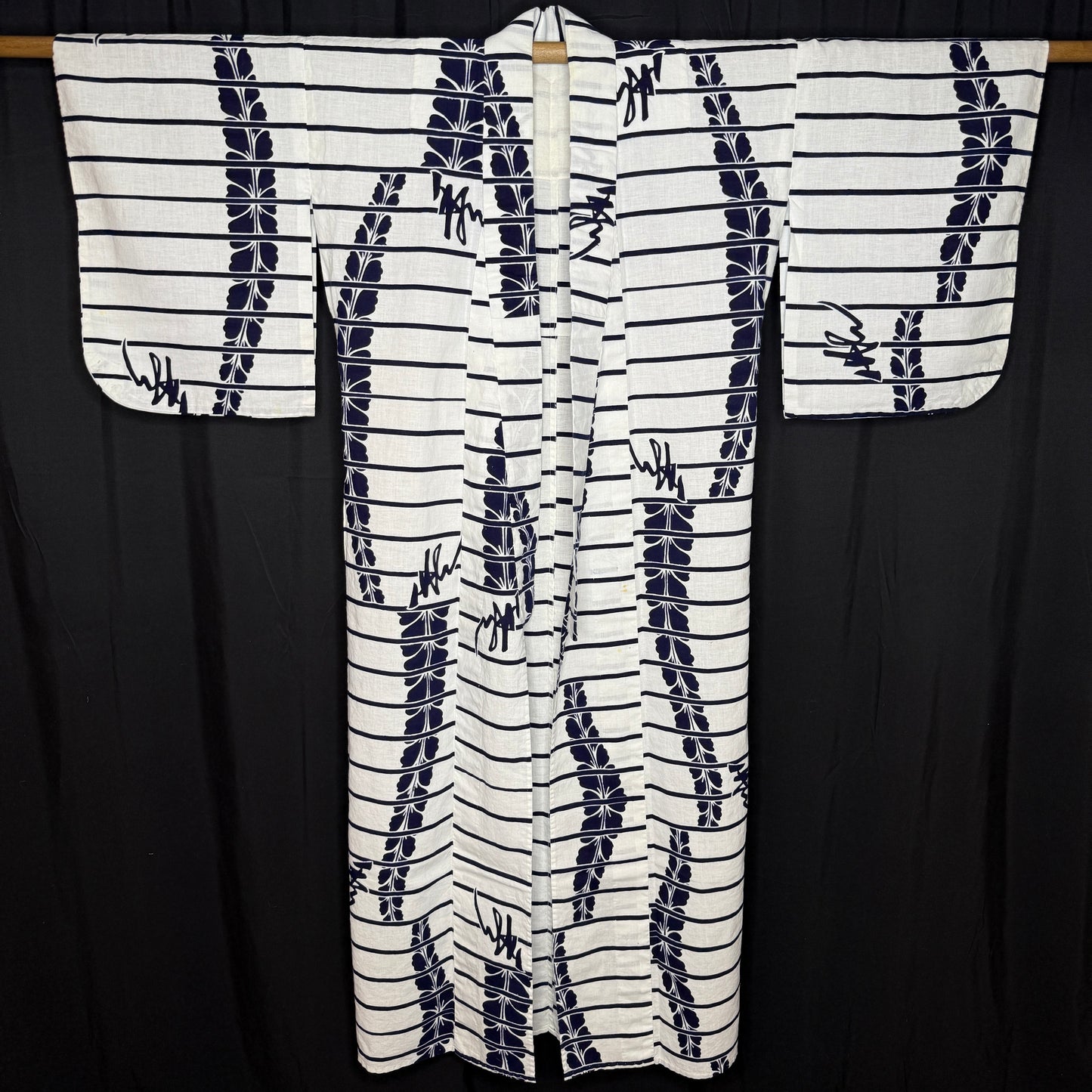 "Kotobuki" Vintage Japanese Yukata