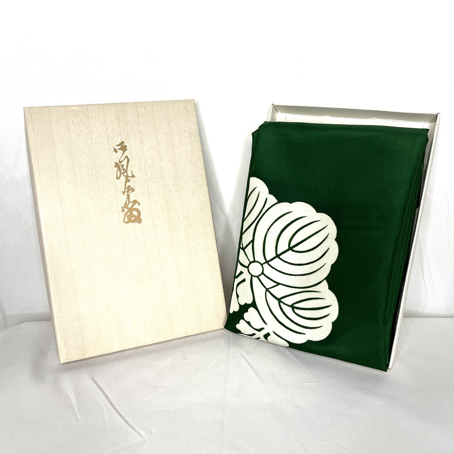 "Paulownia Green" Furoshiki Wrapping Cloth