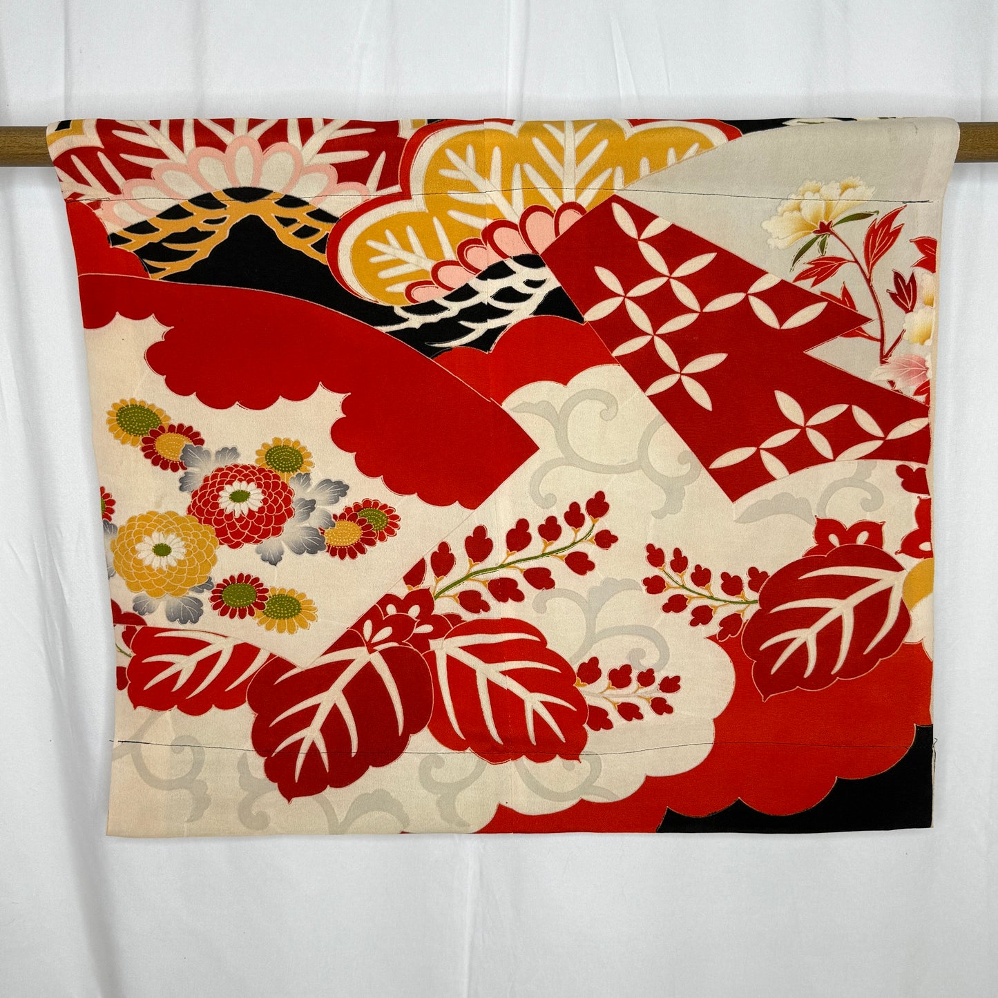 "Heritage Bloom" Japanique Tapestry