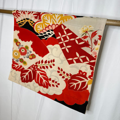 "Heritage Bloom" Japanique Tapestry