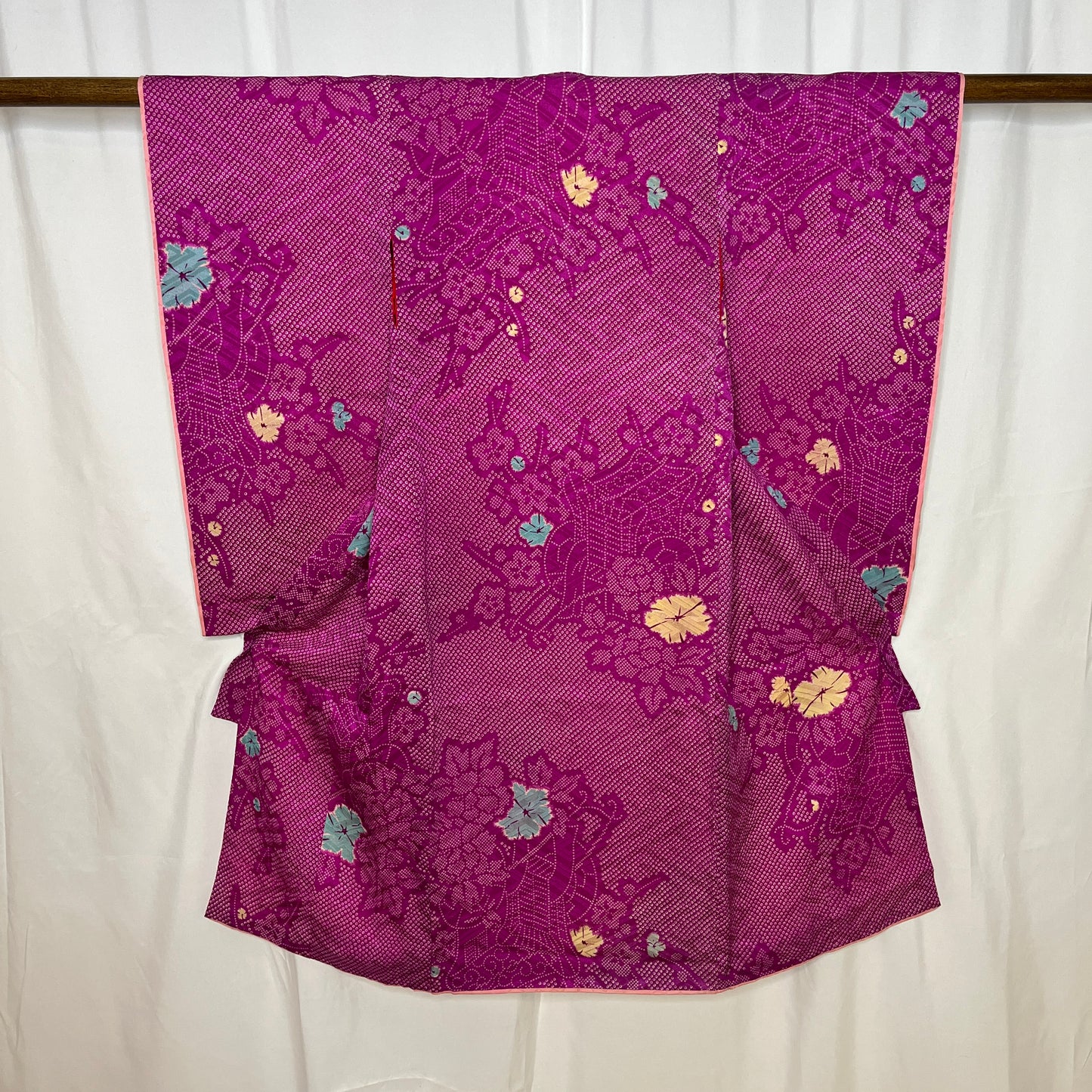 "Imperial Carts" Vintage Girl's Kimono