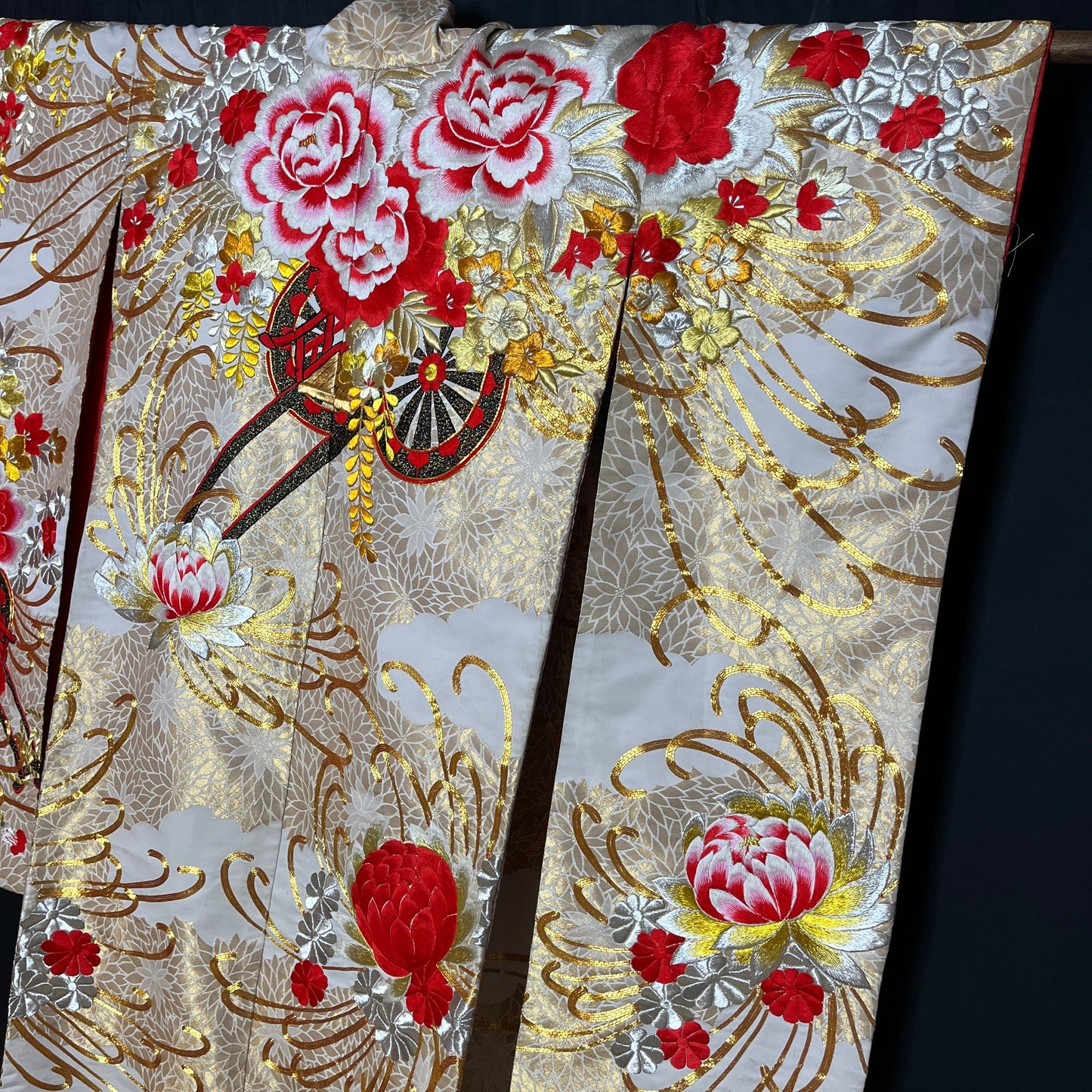 "Dreams of Gold" Wedding Kimono (Uchikake)