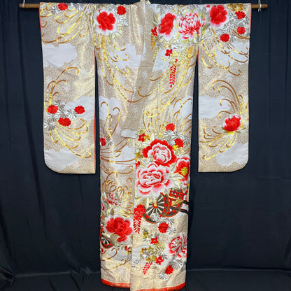 "Dreams of Gold" Wedding Kimono (Uchikake)