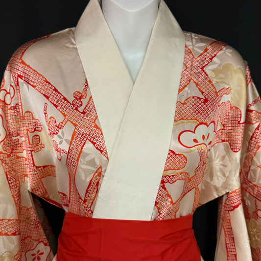 "Shochikubai" Vintage Underkimono