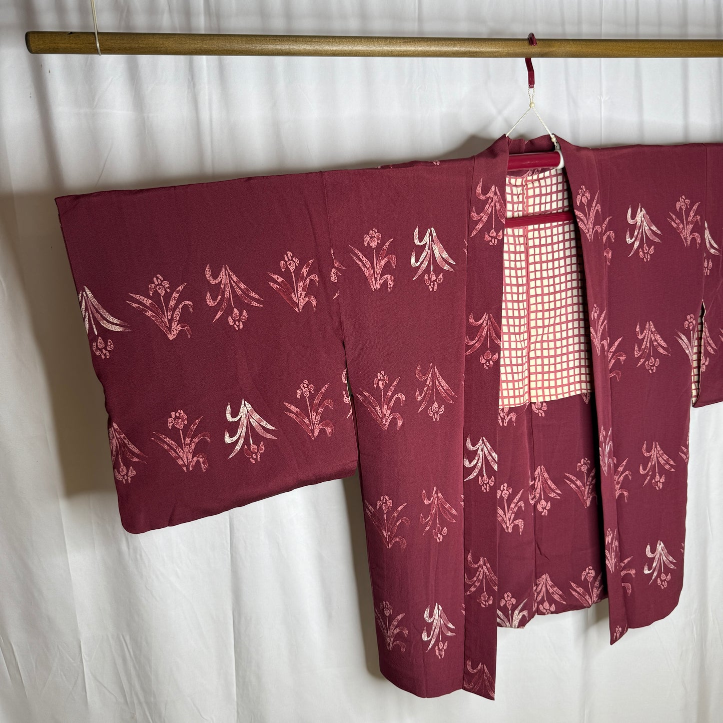 Kimono and Obi Hanger - Telescoping Maroon