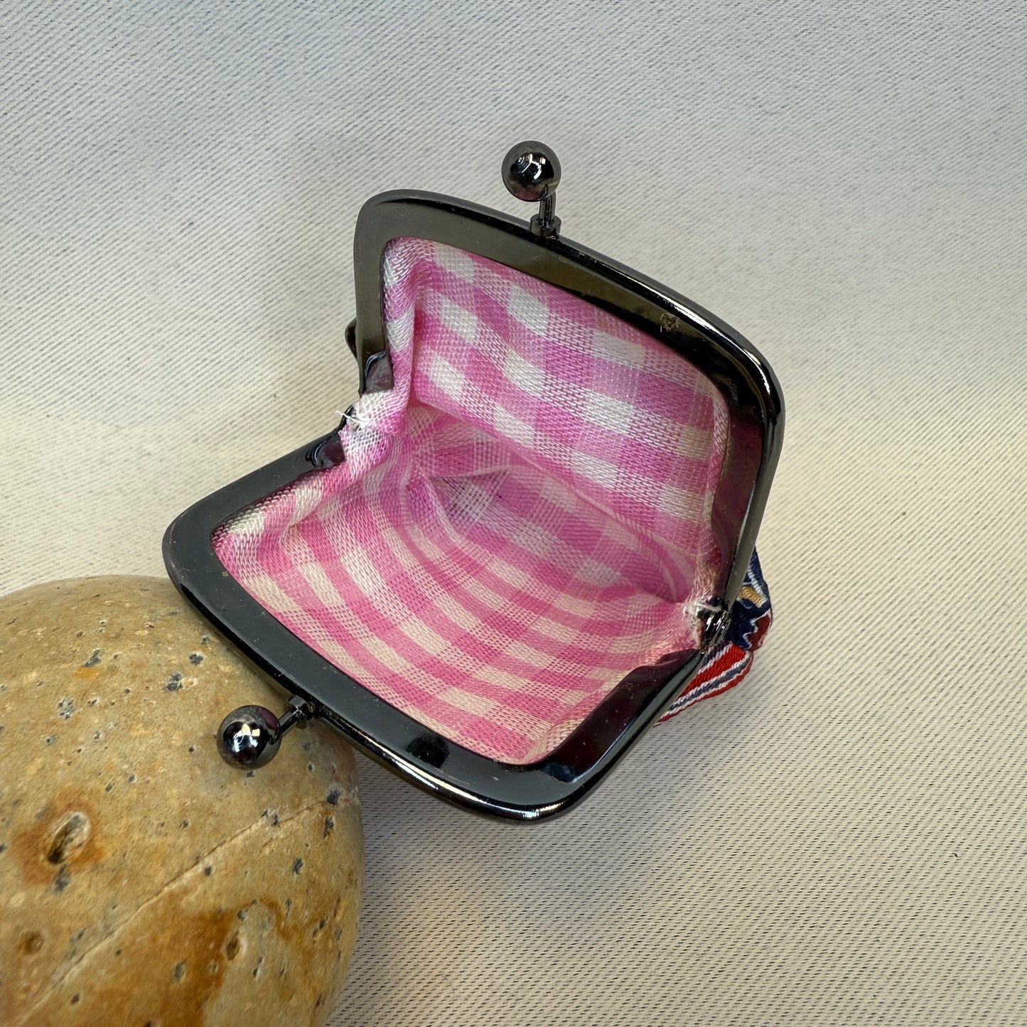 "Blossoms of Kaga" Japanese Clasp Coin Purse