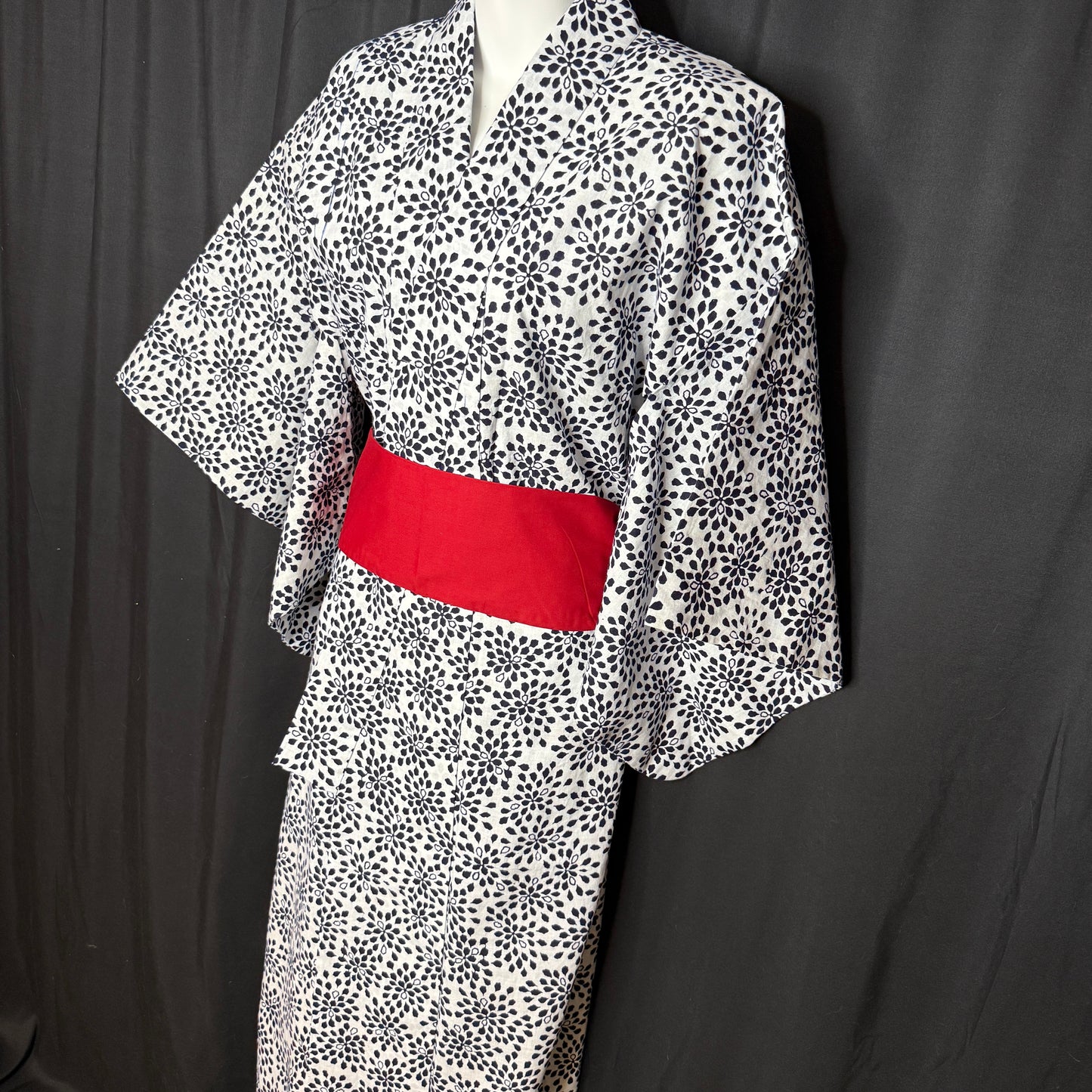 "Starburst Petals" Vintage Japanese Yukata