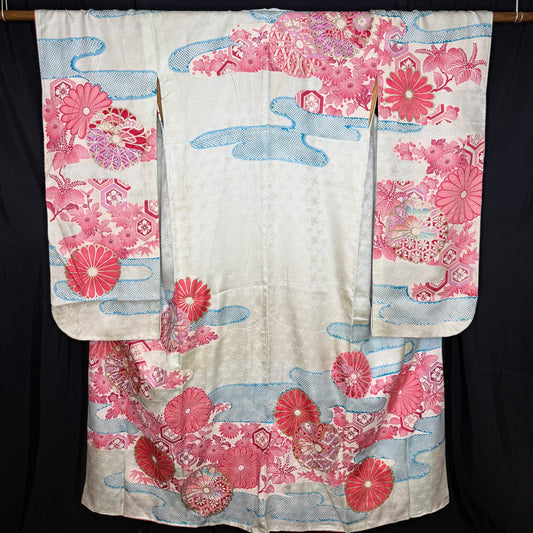 "Feminine Charm" Vintage Furisode Kimono