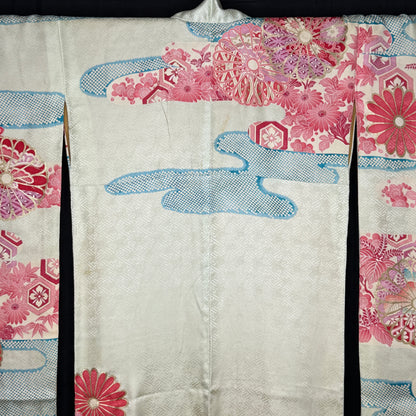 "Feminine Charm" Vintage Furisode Kimono