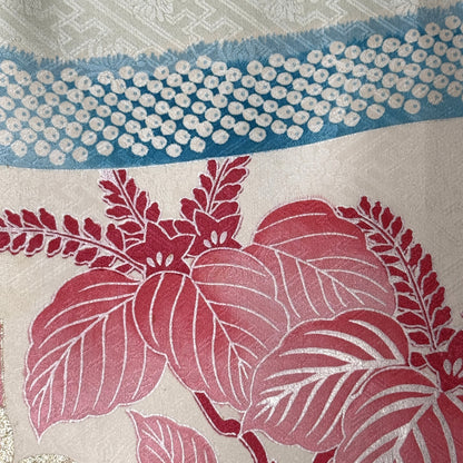 "Feminine Charm" Vintage Furisode Kimono