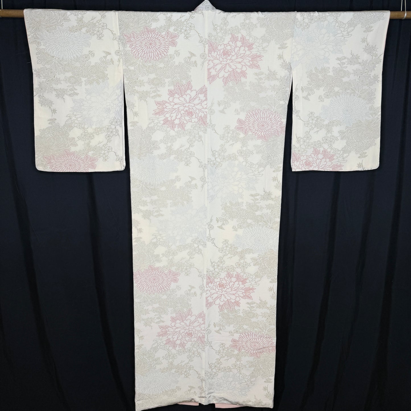 "Frosted Petals" Vintage Casual Kimono