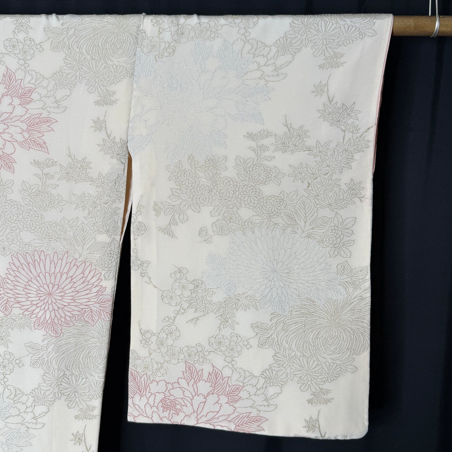 "Frosted Petals" Vintage Casual Kimono