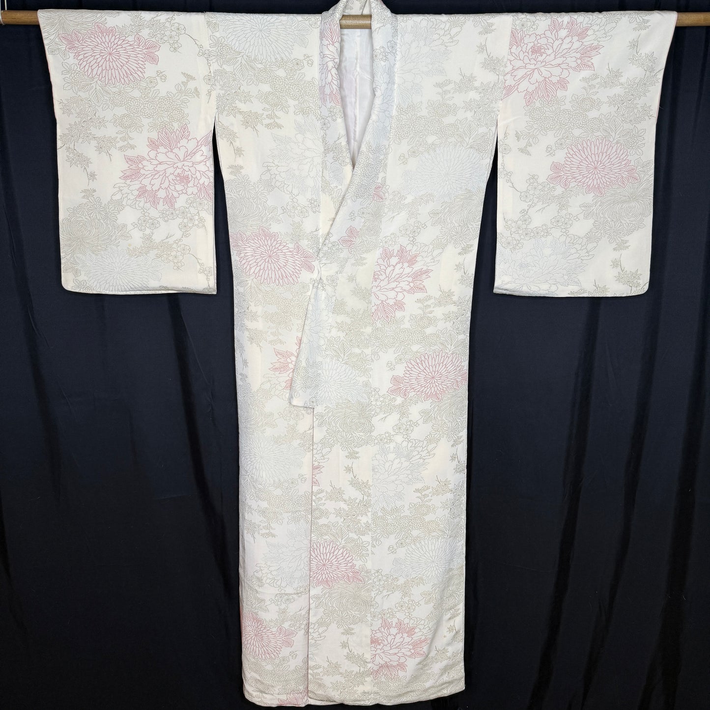 "Frosted Petals" Vintage Casual Kimono