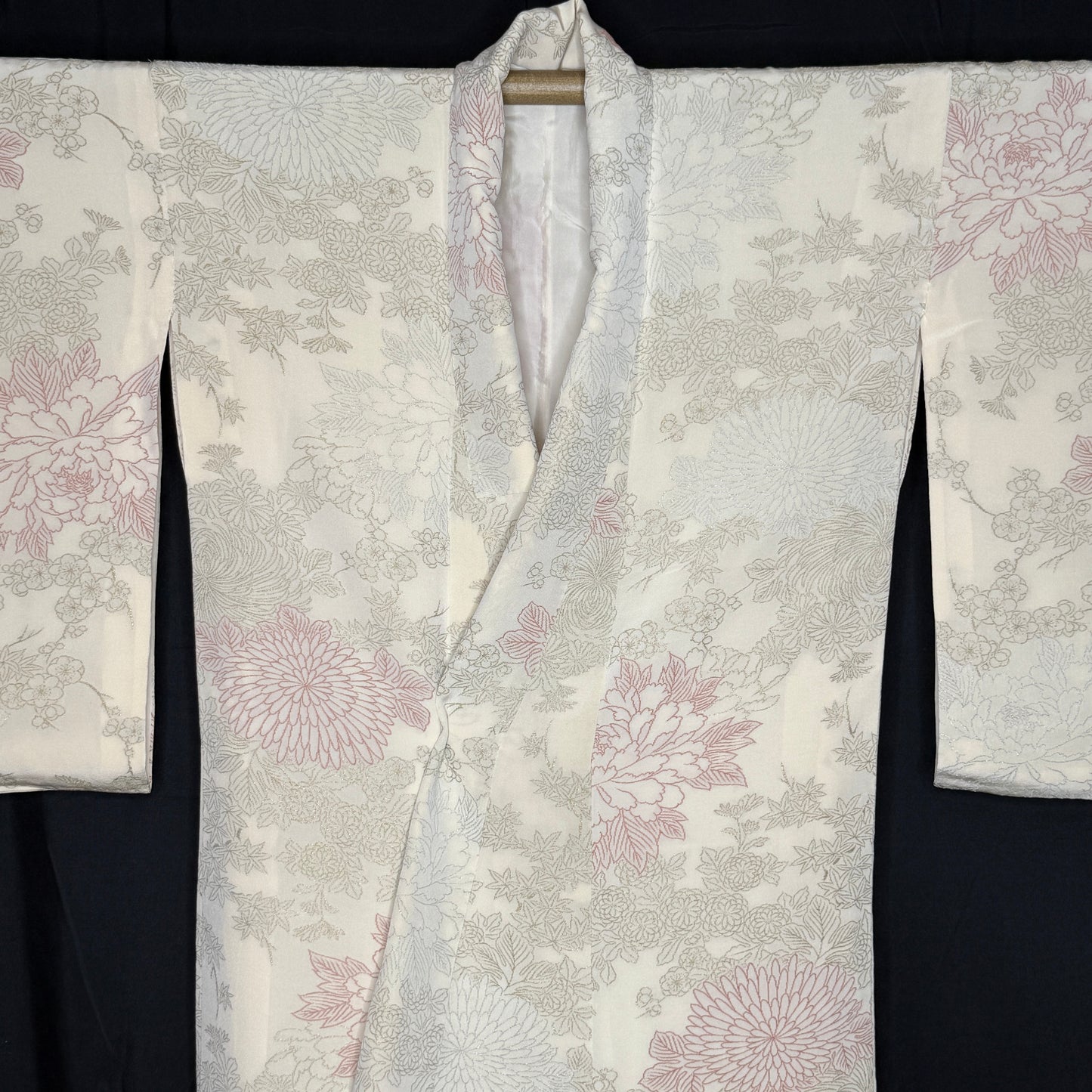"Frosted Petals" Vintage Casual Kimono