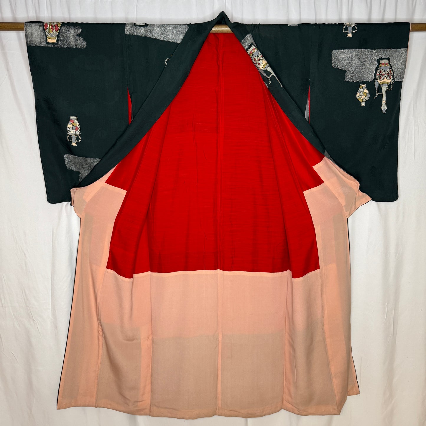 "Holiday Urns" Vintage Casual Kimono