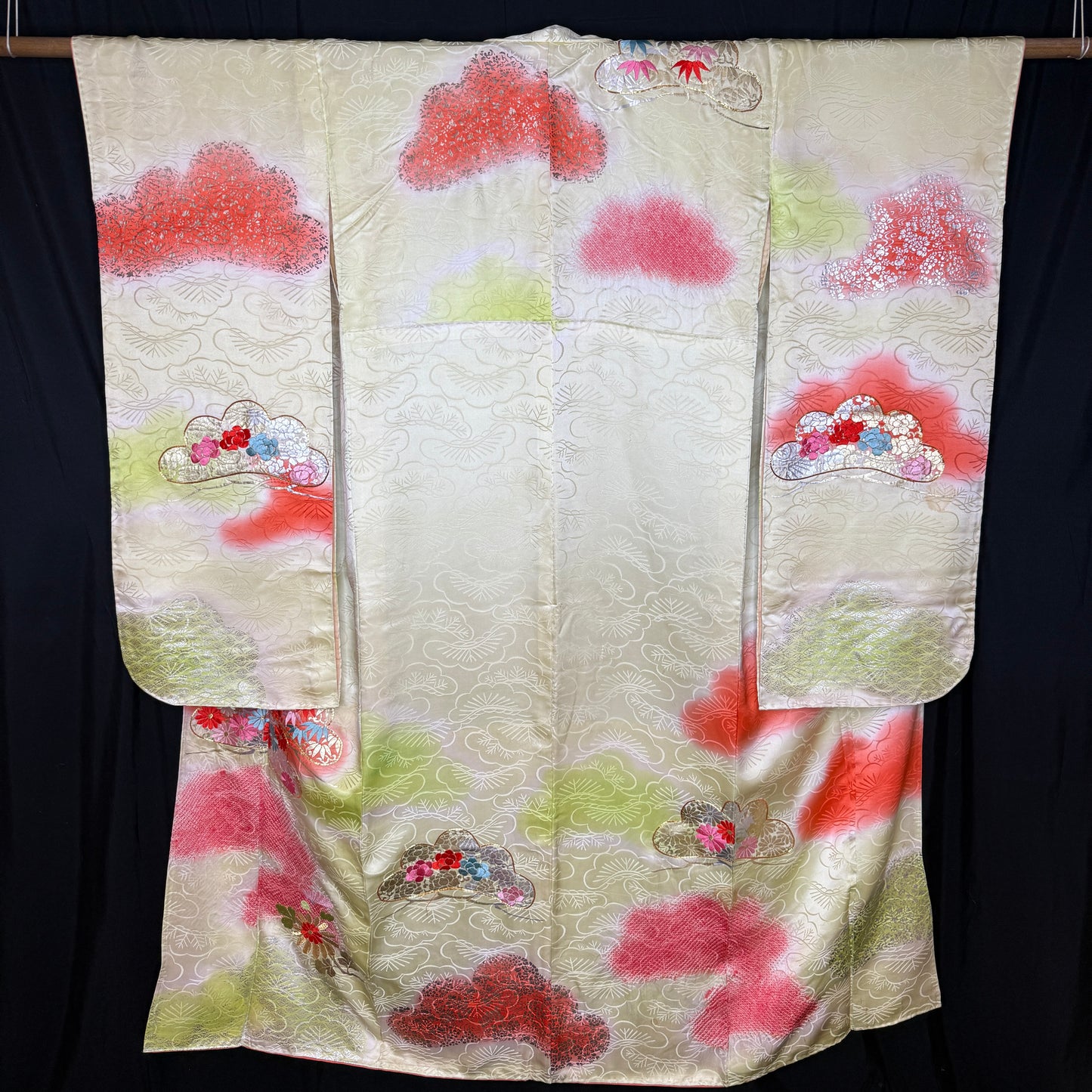 "Dreamy Pine" Vintage Furisode Kimono