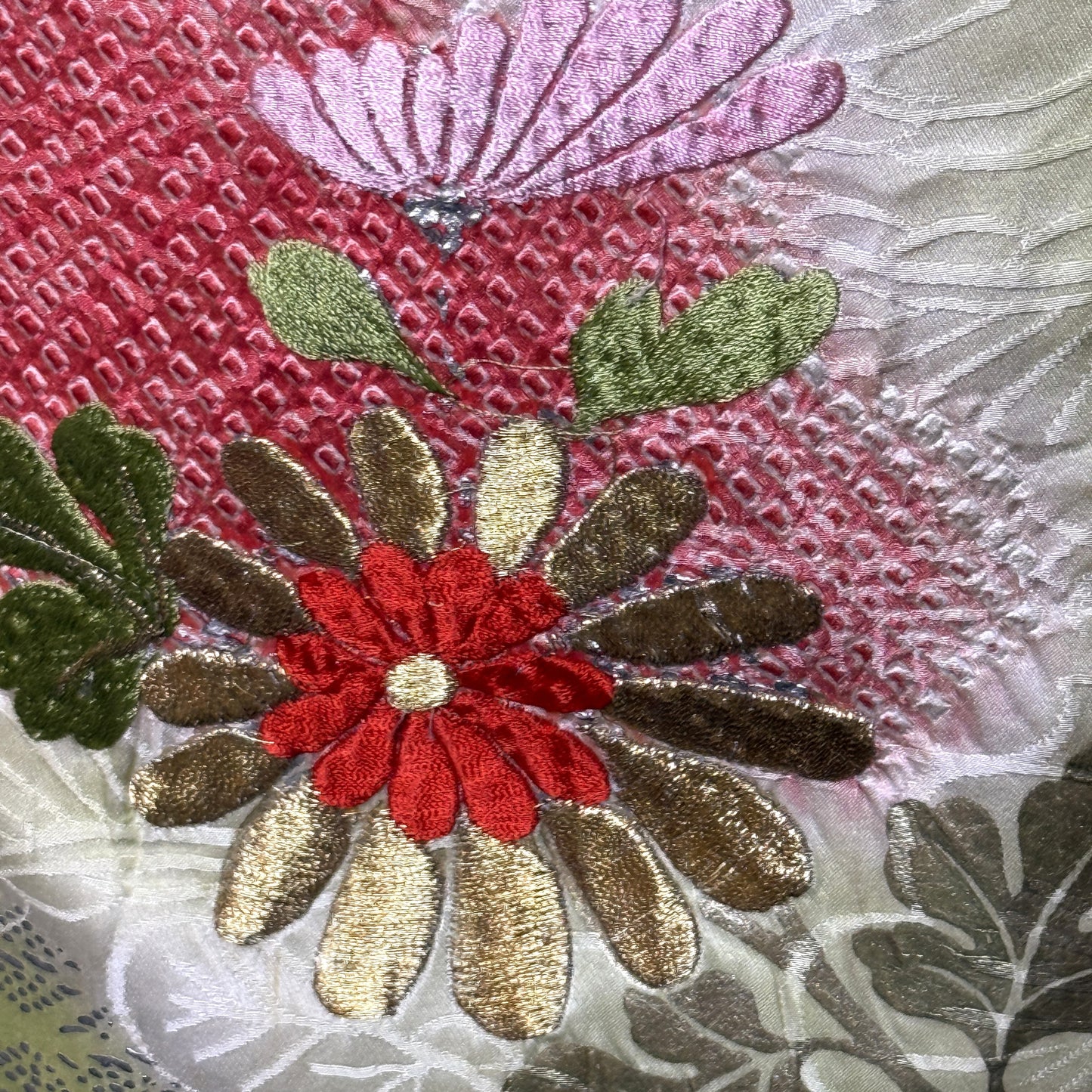 "Dreamy Pine" Vintage Furisode Kimono