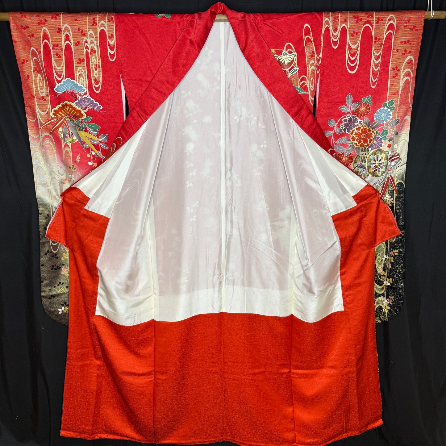 "Flowing Swirls" Vintage Furisode Kimono